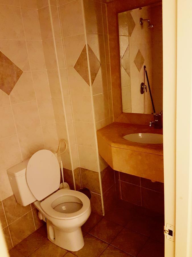 Faulty Towers Hotel Ейлат Екстериор снимка